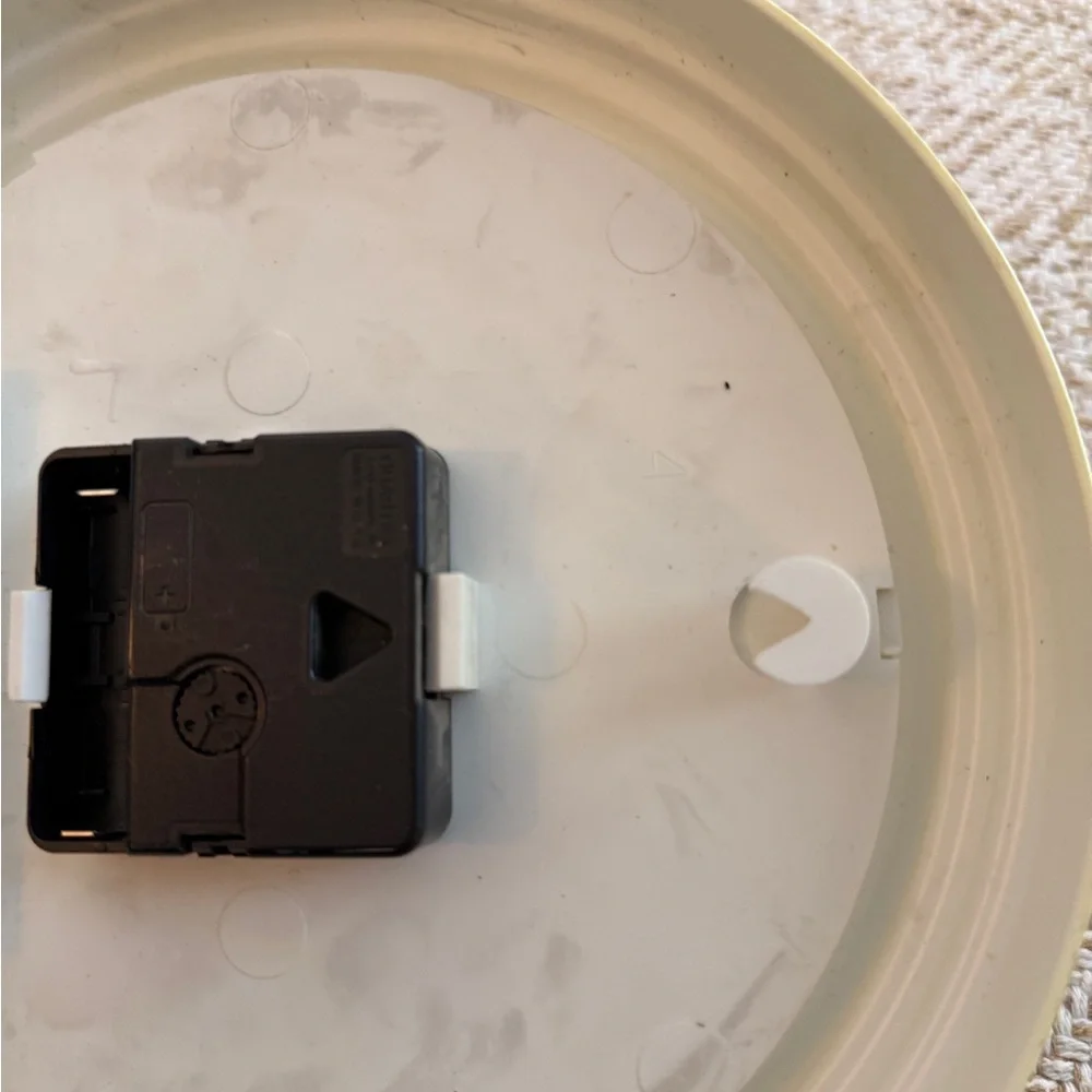 N/A round cream